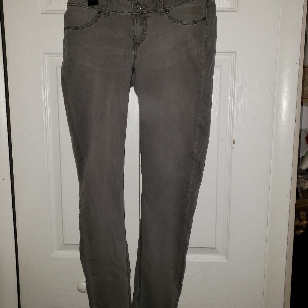 2/$25 Mudd Gray Skinny Jeans Size 7